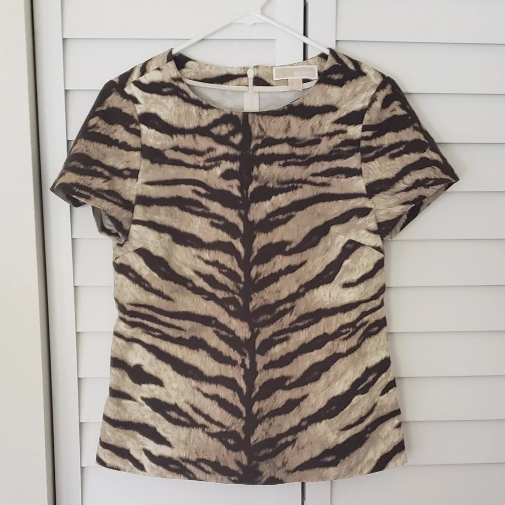 Michael Kors Women's Brown Tan Tiger Print Bluse Short Sleeves Size M - Picture 2 of 13